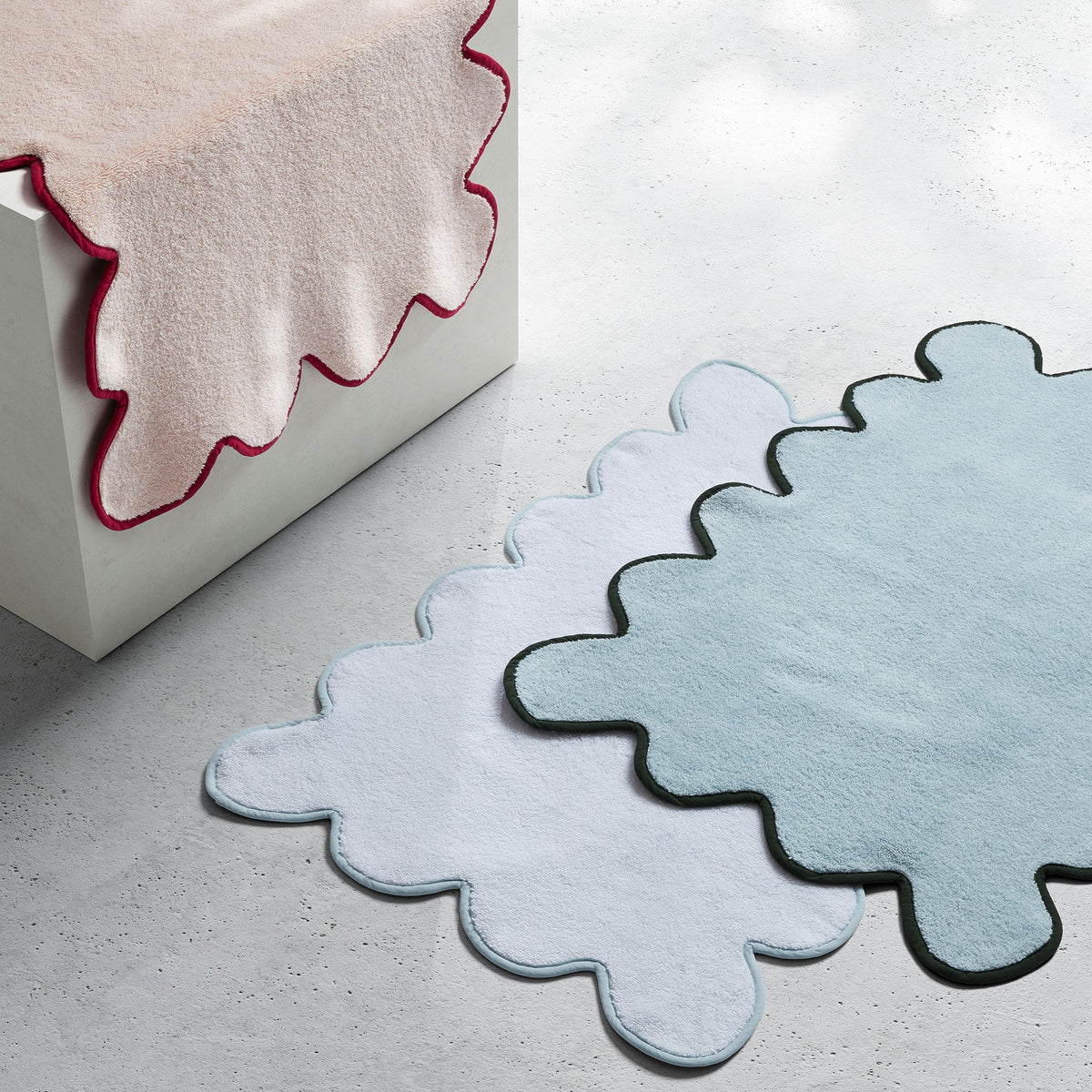 Chairish Scalloped Bath Mats