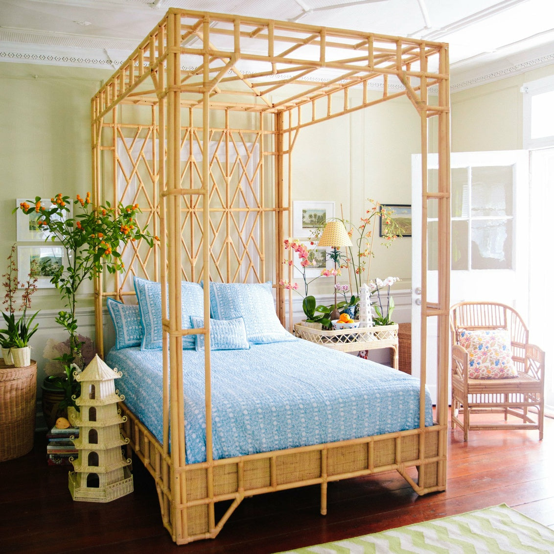 Paradise Canopy Bed - Queen, detail - Starboard Lane