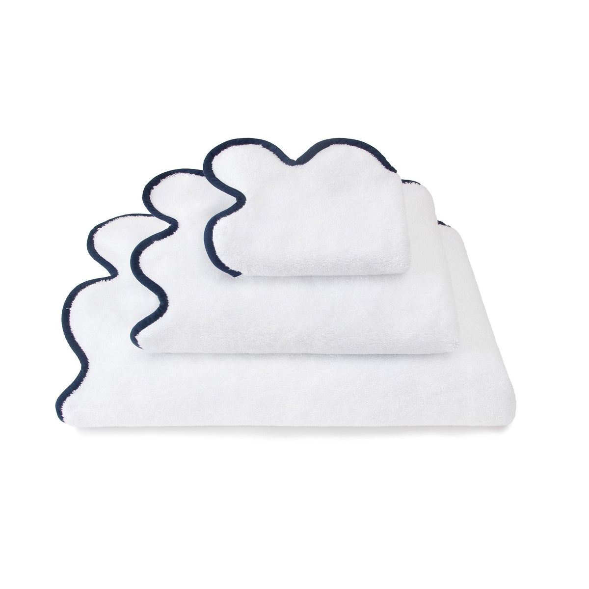 Chairish Scalloped Bath Towels in White / Navy, Bath Towel
