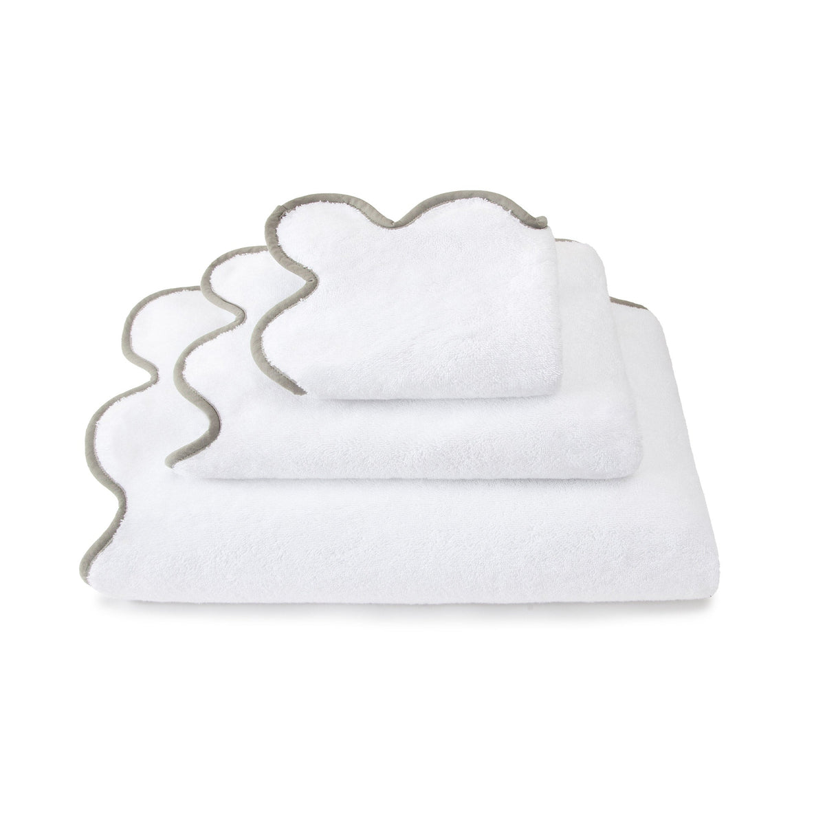 Chairish Scalloped Bath Towels in White / Sage, Bath Towel